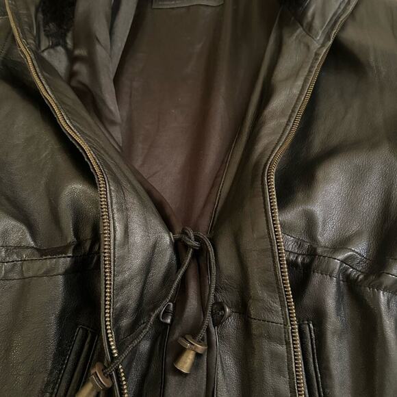 IZZY - Ladies Black 100% Genuine Leather Fur Hooded Zip Jacket Size Medium/Large - Picture 11 of 16